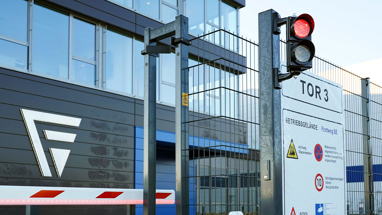 Access gate of the Flottweg company equipped with Dallmeier surveillance cameras.